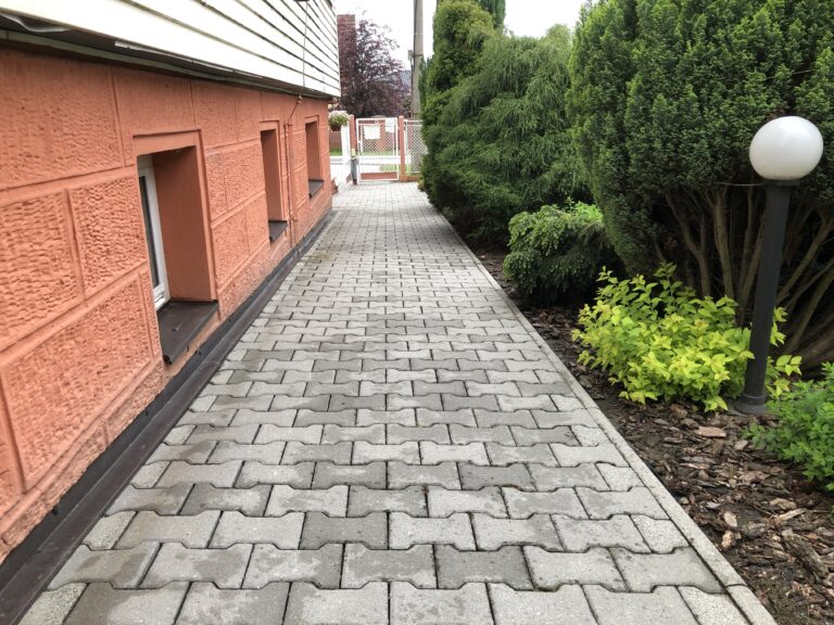 Čištění dlažby a fasády – Karviná