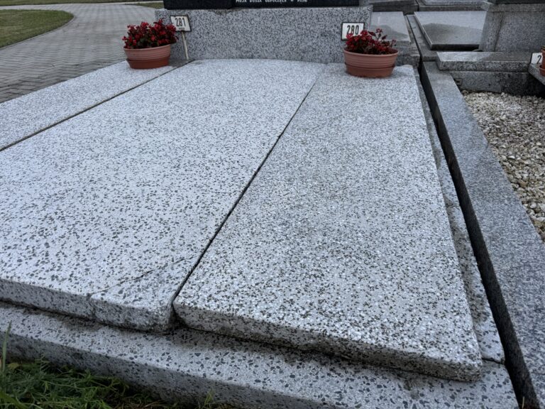Čištění hrobu – Ropice